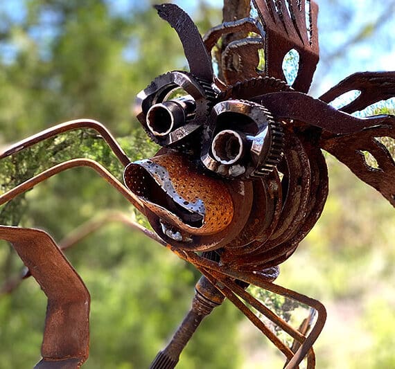 Rusty metal honey bee handmade by Tread Sculptures in Melbourne, Australia.