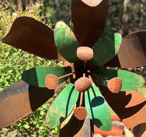 Rusty flower made of scrap metals handmade by Tread Sculptures in Melbourne, Australia
