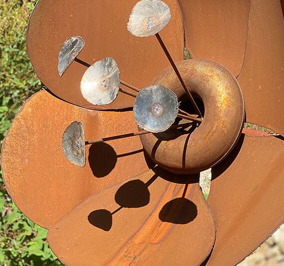 Gorgeous upcycled flower sculpture made of secondhand materials by Tread Sculptures in Melbourne, Australia