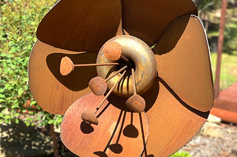 Rusty recycled flower sculpture handmade by Tread Sculptures in Melbourne, Australia