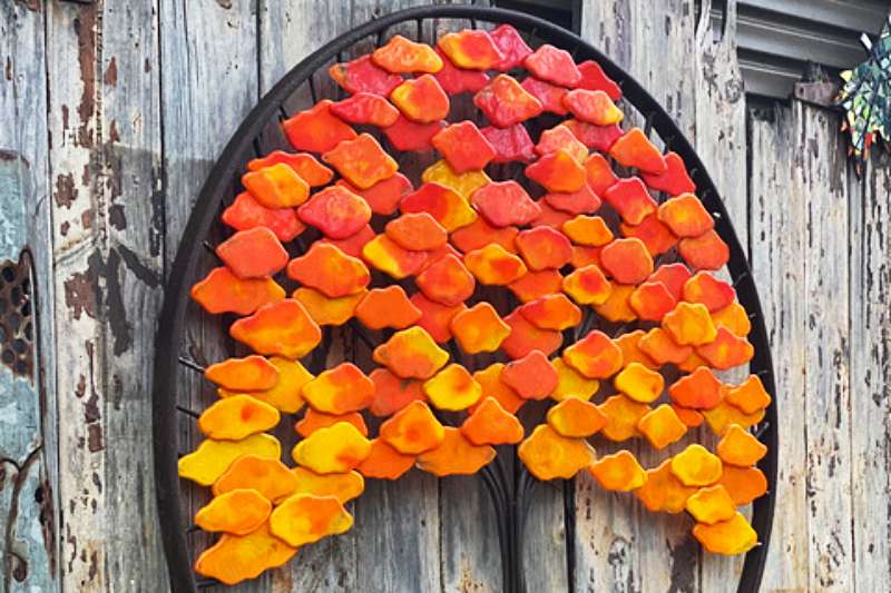 Handmade glass leaf piece made by Tread Sculptures and Rob Hayley