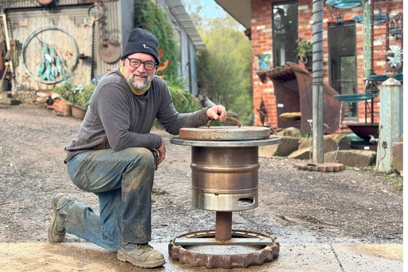 A compact fire pit with full-bodied heat.