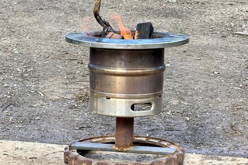 A compact fire pit with full-bodied heat.